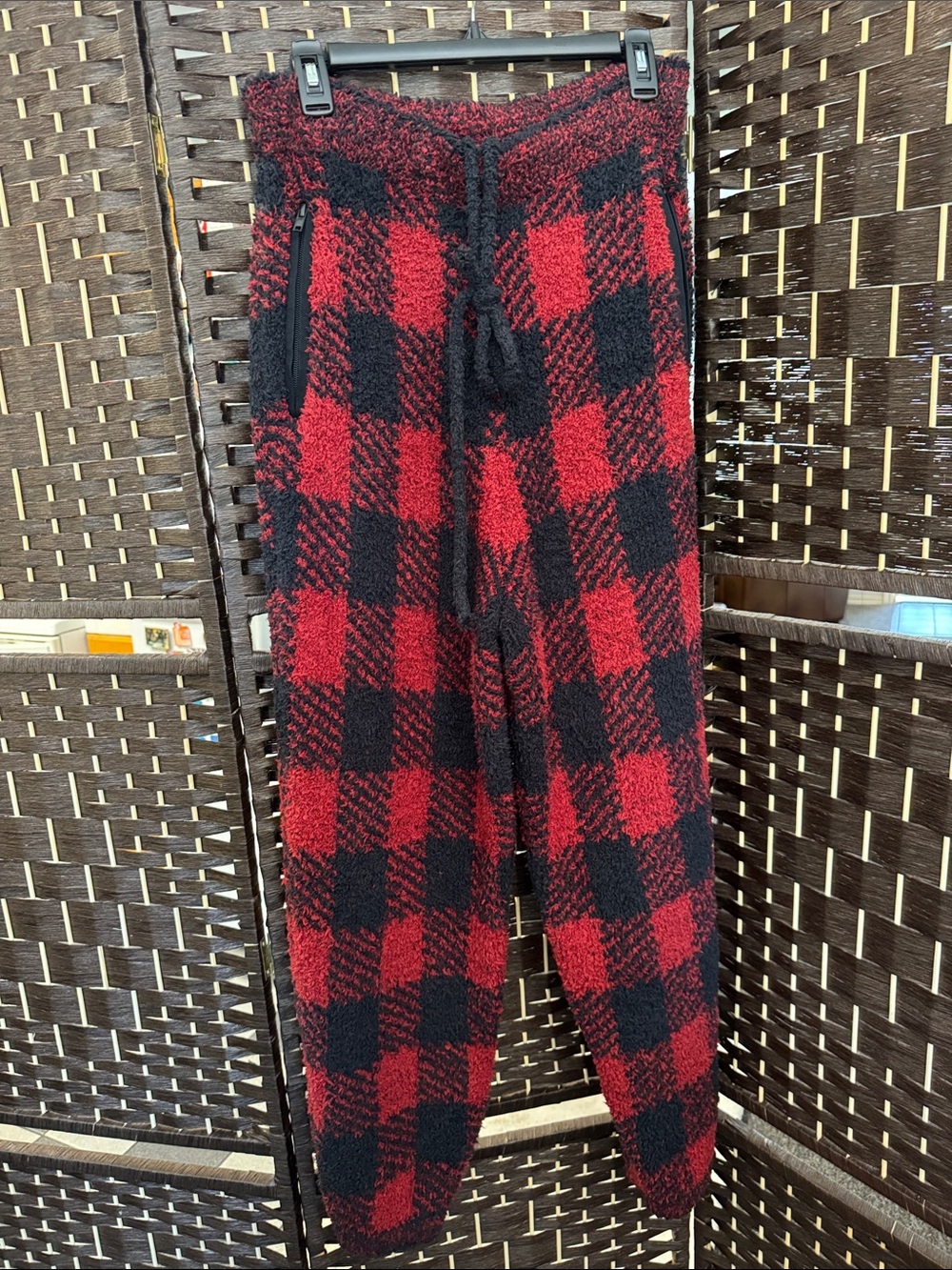 SKIMS Cozy Jogger in Brick Buffalo Check Size S/M EUC ❤️🖤